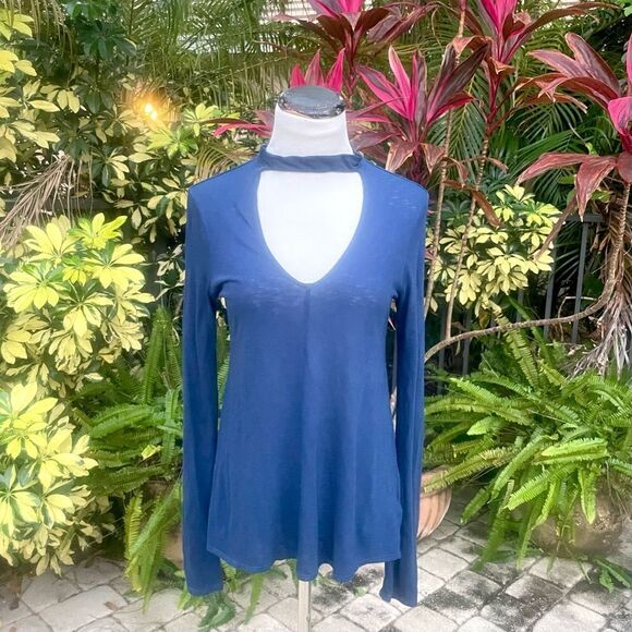 Express Choker Cut Out Mock Neck Top - Picture 2 of 5